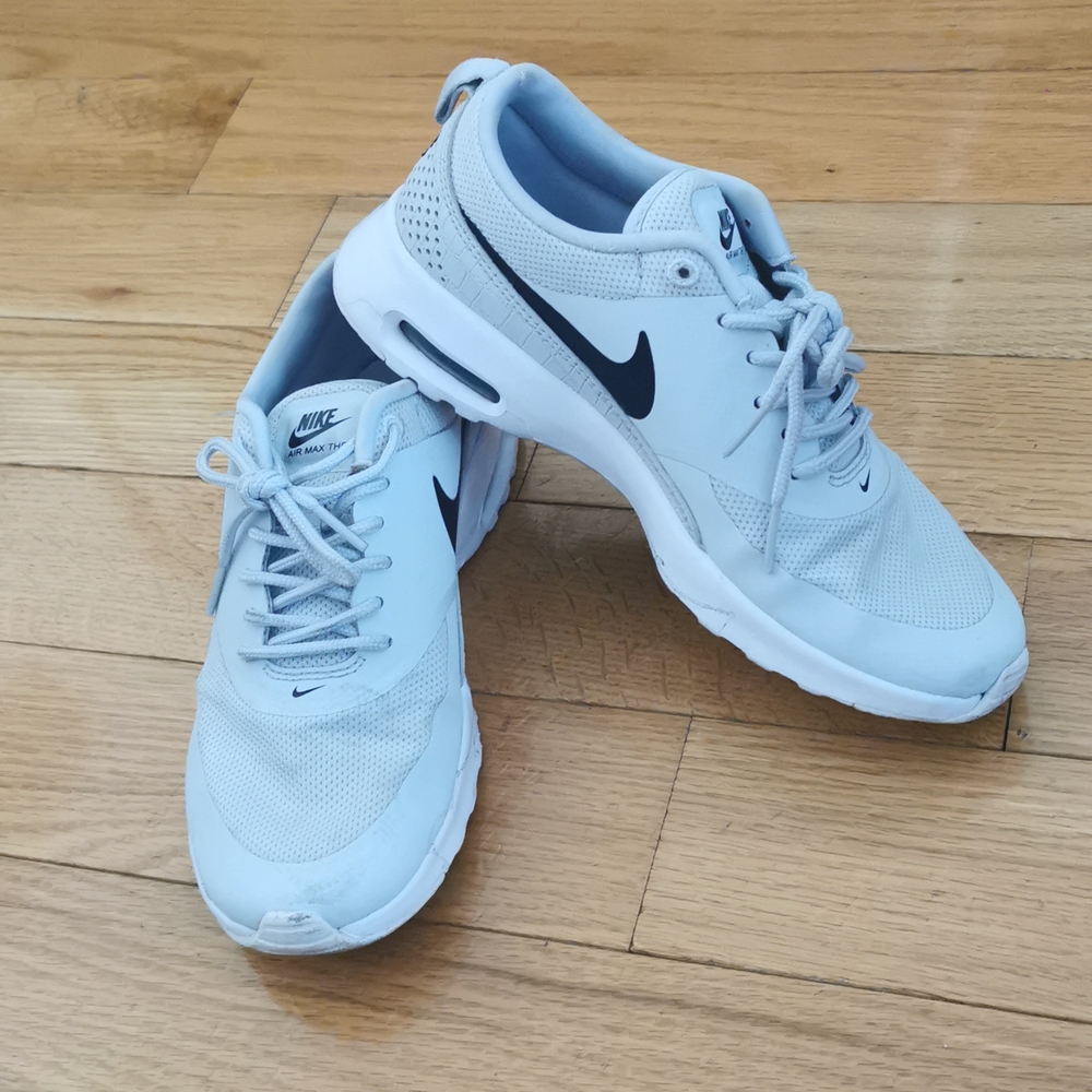 Women Nike Light Grey Thea